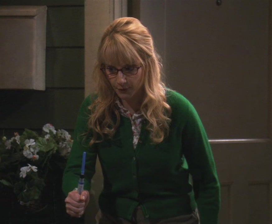 Bernadette's green cardigan on The Big Bang Theory
