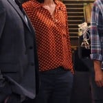 Robin’s orange and white blouse on How I met your mother