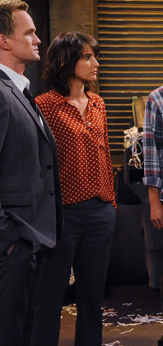 Robin's orange and white blouse on How I met your mother