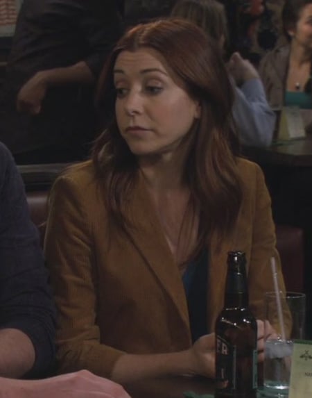 Lily's mustard yellow blazer on How I met your mother