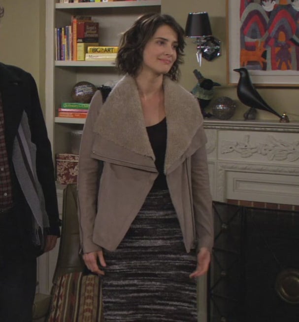 Robin's light brown open jacket on How I met your mother