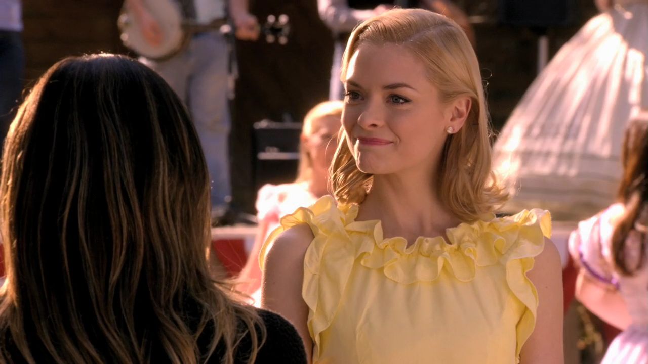 Lemon's yellow frill top on Hart of Dixie