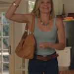 Jane’s tan handbag on Happy Endings