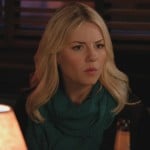Alex’s green scarf on Happy Endings
