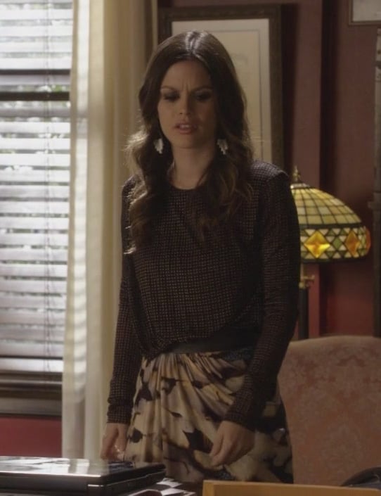 Zoe's brown longsleeve top and skirt on Hart of Dixie