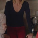 Jane’s red pants and brown boots on Happy Endings