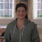 Penny’s grey hoodie on Happy Endings