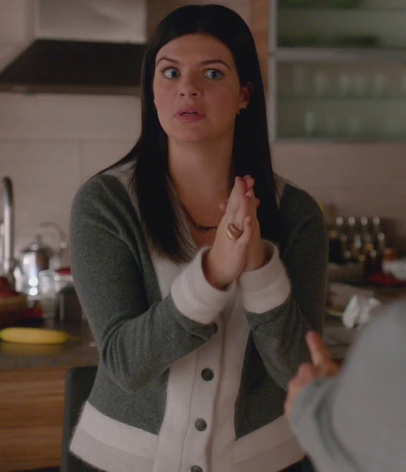 Penny's grey and white cardigan on Happy Endings
