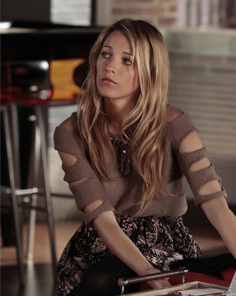 Serena's cutout sleeve top and patterned skirt on Gossip Girl