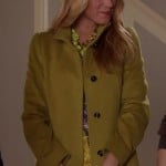 Serena’s yellow-green coat and purple headband on Gossip Girl