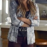 Emily’s burgundy jeans and acid wash shirt on Pretty Little Liars