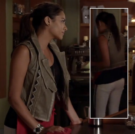 Emily's white jeans with stripe and beige vest on Pretty Little Liars