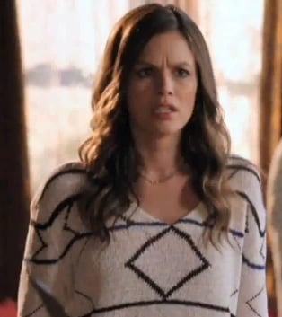 Zoe's white sweater with black stripes/lines on Hart of Dixie