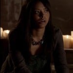 Bonnie’s green crochet top and gold/turquoise necklace on The Vampire Diaries
