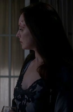 Victoria's grey and black night gown and robe on Revenge