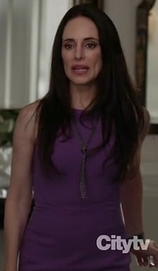 Victoria's purple pencil dress and lariat necklace on Revenge