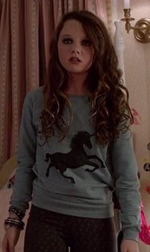 Dorrit's unicorn sweater on The Carrie Diaries