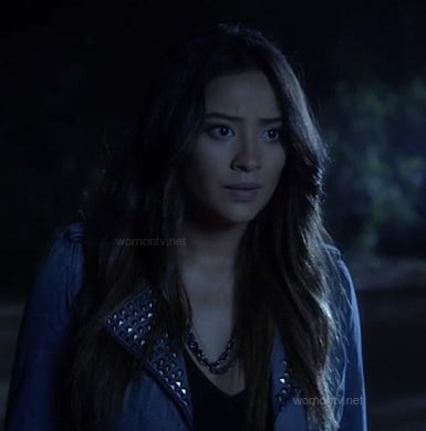 Emily's denim jacket with studded collar on Pretty Little Liars