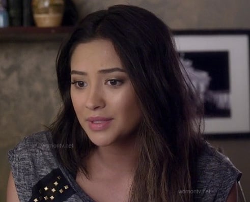 Emily’s grey studded tee on Pretty Little Liars