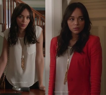 Ashley's red blazer, white blouse with breast pocket and gold tassel necklace on Revenge