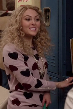 Carrie’s pink heart print sweater on The Carrie Diaries