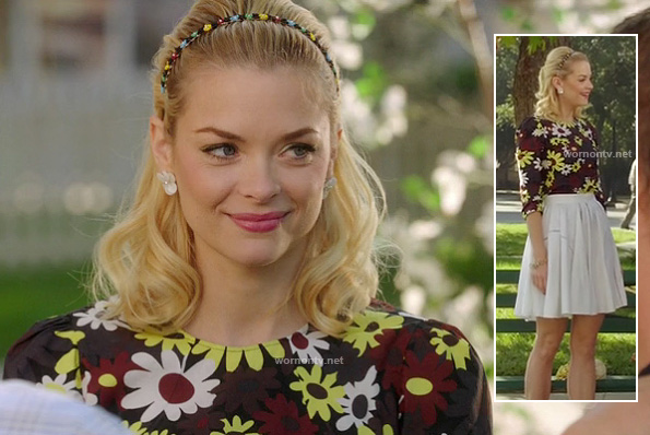 Lemons multicolored daisy print top and white pleated skirt on Hart of Dixie