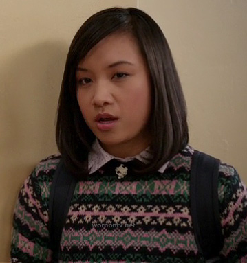 Jill/Mouse’s navy, pink and green fair isle sweater on The Carrie Diaries