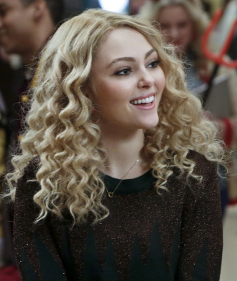 Carrie's green sweater with black glittery zig zag top on The Carrie Diaries