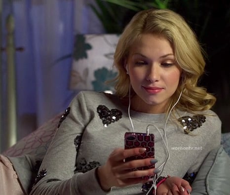 Magnolia's grey sequin heart sweater and pink glitter iphone case on Hart of Dixie