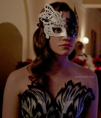 Charlotte's black and white feather dress at the masquerade party on Revenge