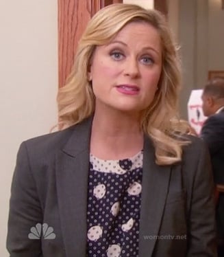 Leslie's navy blue and white polka dot top on Parks & Recreation