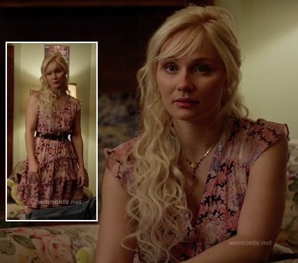 Scarlett’s pink floral dress on Nashville