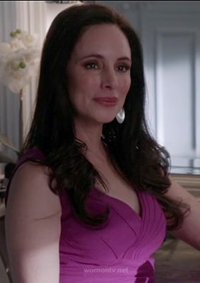 Victoria's magenta pink v-neck dress on Revenge