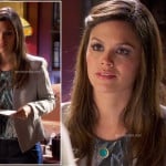 Zoe’s light grey blazer, feather print top, pants with blue side stripes and turquoise circle necklace on Hart of Dixie