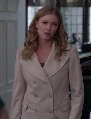 Emily’s cream coat on Revenge