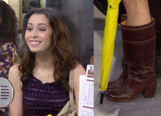 “The Mother”s blue lace dress and brown boots on How I Met Your Mother