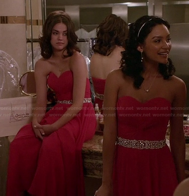 Lexi and Callie’s strapless pink dresses on The Fosters