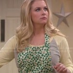 Mel’s green printed apron on Melissa & Joey