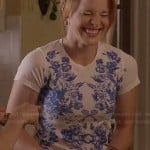 Daphne’s blue and white floral key print tee on Switched at Birth