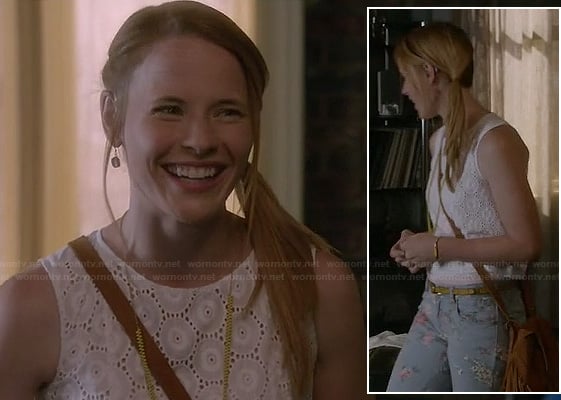 Daphne’s white eyelet circle top and floral jeans on Switched at Birth