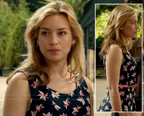 Annie’s navy floral dress and pink skinny belt on Covert Affairs