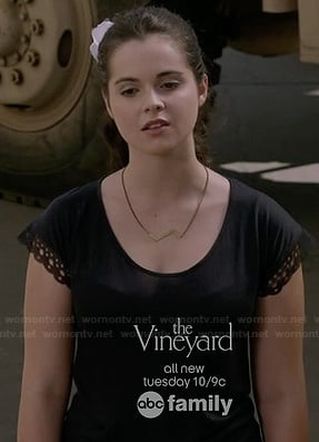 Bay's black scalloped lace trim tee and zig zag necklace on Switched at Birth