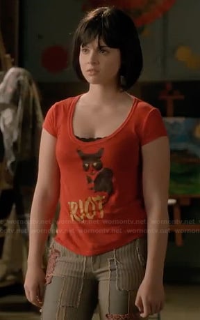 Bay’s orange cat “riot” tee and patchwork jeans on Switched at Birth
