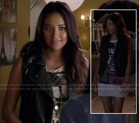 Emily’s graphic print tshirt dress and leather vest on Pretty Little Liars
