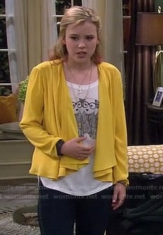 Lennox’s dogs in glasses graphic tee and yellow draped jacket on Melissa and Joey