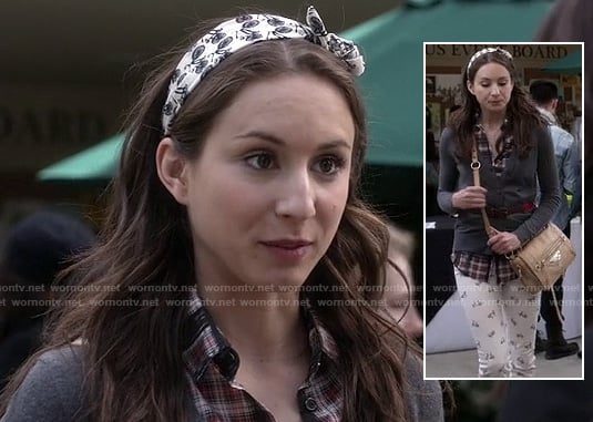 Spencer's bicycle print headband and jeans on Pretty Little Liars