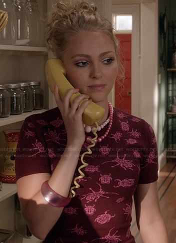 Carrie's burgundy and pink bug print dress on The Carrie Diaries