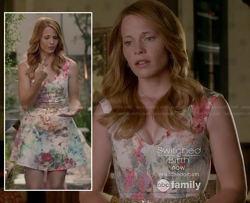 Daphne’s floral v-neck flared dress on Switched at Birth