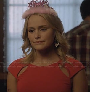 Nikki's red top with cutout shoulder splits on Switched at Birth