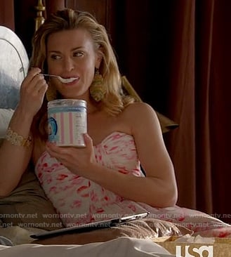 Paige's strapless dress with lips/kisses print on Royal Pains